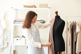 Hal ini penting untuk memberikan kenyamanan konsumen yang datang ke butik ada. 7 Pekerjaan Di Bidang Fashion Yang Bisa Kamu Coba Glints Blog