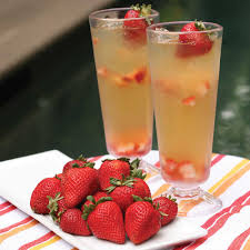 strawberry lemonade whiskey tails