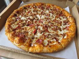 the top 10 pizza hut pizzas you won t