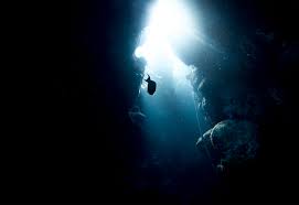 amazing lighting in underwater photos