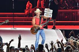 Kenny Chesney Sets Record For Most No 1 Hit Songs