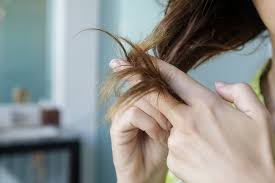 the most common causes of hair breakage