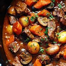 slow cooker beef bourguignon the