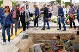 Malestar en Porreres por la avalancha de visitas al cementerio | Baleares Home | EL MUNDO