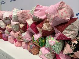 quilt guild gifts 200 pillows to t
