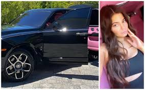 11.01.2020 · kylie jenner doesn't appear to have let criticism of her outlandish car collection stop her from flaunting her fleet of suvs and sports car. Why Kylie Jenner S Us 300 000 Mum Car A Custom Rolls Royce Suv Will Make You Pink With Envy South China Morning Post