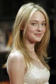 Men's short hairstyles are no exception. Cool Young Actresses Under 25 With Blonde Hair Photos Dakota Fanning Young Actresses Actresses