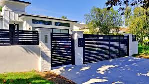 the pros and cons of aluminum fences