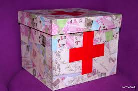 So Many Things to Do So Little Time: DIY First Aid Kit Box