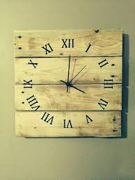 10 Diy Wooden Pallet Clock Ideas