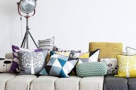 Facciamo il punto sugli accessori tessili del 2021. Cuscini Per Divani Un Tocco Decorativo In Casa