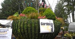 world s largest hanging basket at the