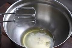 Can I use a hand mixer for egg whites?