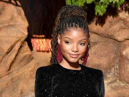 Chloe bailey is an american singer and actress. Halle Bailey How Much Is The Member Of Chloe X Halle Worth
