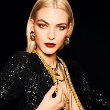 chanel makeup holiday 2022 caign