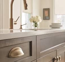 matching cabinet hardware to your