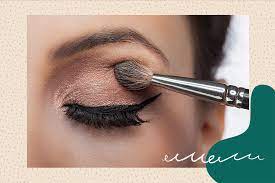 make eyeshadow stay on oily eyelids