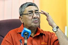 Ahmad bashah is sworn in as menteri besar kedah a day after mukhriz resigning, which is on february 4, 2016. Is Umno A Bit Confused About What To Do With Mahathir S Son à°  à° 