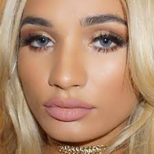 pia mia perez makeup black eyeshadow