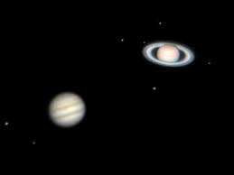 Юпитер и сатурн сокращают расстояние с лета, каждый вечер расстояние между ними уменьшается — это видно после. Takogo Ne Bylo 800 Let Parad Planet Soedinenie Yupitera I Saturna 21 Dekabrya 2020 Goda Youtube