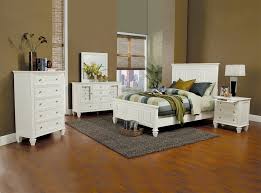 Slip into a sweet slumber with a stylish bedroom set. 201301q 5 Pc Sandy Beach Classic White Wood Finish Queen High Headboard Bedroom Set