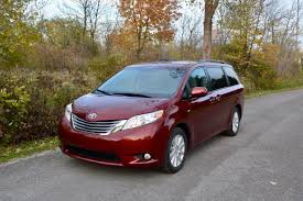 2017 toyota sienna review