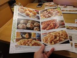 It offers appetizers, salad, pasta, chicken, meat, seafood, and desserts. Olive Garden Specials 5 Take Home Entrees Are Back 8 More Ways To Save