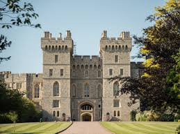 It is open to visitors throughout the year. Where Does Queen Elizabeth Live Architectural Digest