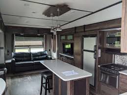front living room fifth wheel