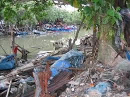 Walaupun telah 10 tahun berlalu, tsunami 2004 masih segar dalam ingatan penduduk pulau pinang. Tsunami At Balik Pulau