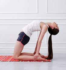 Diese 60 min anusara yoga klasse ist etwas ganz besonderes! 7 Yoga Ubungen Fur Zuhause 15 Minuten 10 Bonus Tipps Fur Deine Eigene Yoga Oase Asanayoga De