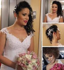Medium length curls for shoulder length hair you can go for loose curls springy curls or small tighter rings. 10 Latest And Stylish Wedding Hairstyles For Curly Hair I Fashion Styles