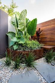 Cozy backyard family design ideas. Mesmerizing Tropical Backyard Ideas To Freshen Your Outdoor Space Decortrendy