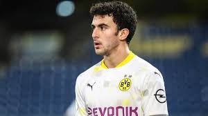 Fremdscham für solche „fans ! Borussia Dortmund Gibt Update Mateu Morey Steht Vorerst Nicht Zur Verfugung Sportbuzzer De