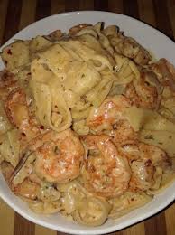 creamy shrimp fettuccine pasta with