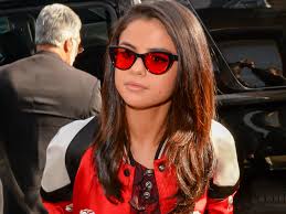 We love selena gomez for a number of reasons: Selena Gomez Debuts A Bob Haircut On Instagram Self