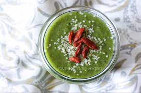 detoxifying green superfood smoothie