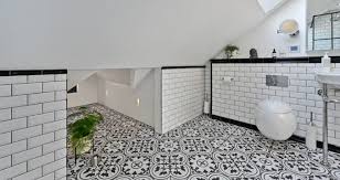 victorian black white floor tiles in