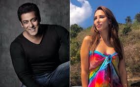 Bollywood superstar salman khan offered prayers to lord ganesha along with little ahil before the visarjan ceremony. Salman Khan Gifts Iulia Vantur A Diamond Ring On Her Birthday We Wonder What It S Supposed To Mean