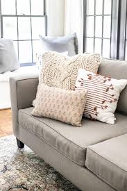 how to mix and match throw pillows