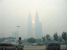 Malaysia kini merangkul tempat pertama dalam senarai pencemaran udara tertinggi dunia, diikuti oleh indonesia pada tempat ketiga. Zon Pelepasan Rendah Suatu Inisiatif Menangani Pencemaran Udara Universiti Putra Malaysia