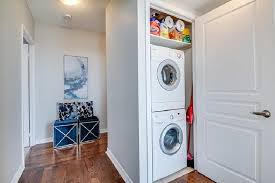 Tentukan tempat yang cocok untuk dijadikan ruang mencuci. Inspirasi Ruang Cuci Yang Hemat Tempat Dan Rapi Di Rumah Cantik Tempo Co