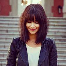 The deep side part of the bangs frames the face beautifully, and looks polished. Modern Hairstyle For Fall Find Out Here Are Our Stylish Tips Hair Styles Long Hair Styles Hair Lengths