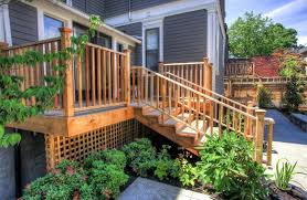 Deck Railing Designs That Mix Looks And