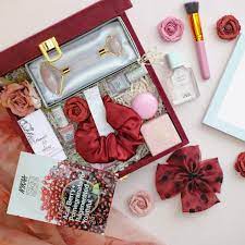 wakeup makeup rakhi gift box for