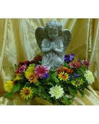 Small Angel Statue With Wreath In