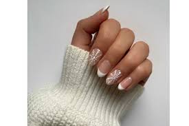 5 snowflake nail art trends for winter