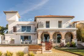 maisons en bord de mer avec piscine