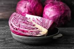 What does red cabbage taste like cooked?