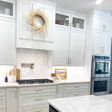 white kitchen cabinet crown molding